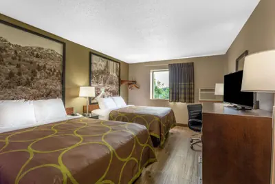 Photo 2 - Super 8 by Wyndham Abingdon VA