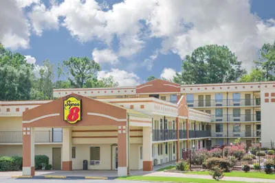 Photo 2 - Super 8 by Wyndham Jasper