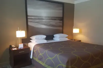 Photo 3 - Super 8 by Wyndham Los Angeles-Culver City Area
