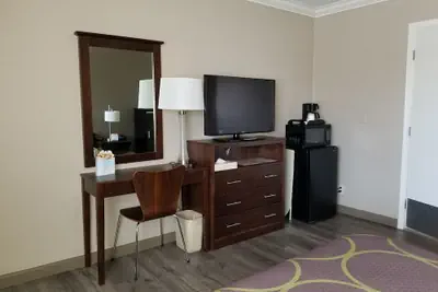 Photo 5 - Super 8 by Wyndham Los Angeles-Culver City Area