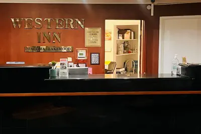 Photo 3 - Western Inn Lakewood Tacoma
