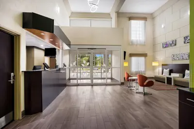 Photo 4 - Sleep Inn & Suites Valdosta Mall Area