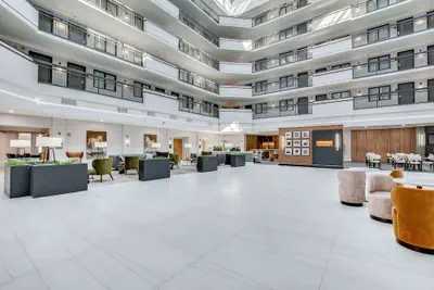 Photo 3 - Embassy Suites Louisville East