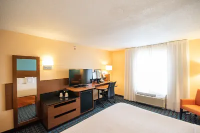 Photo 4 - Fairfield Inn & Suites by Marriott Cleveland Avon