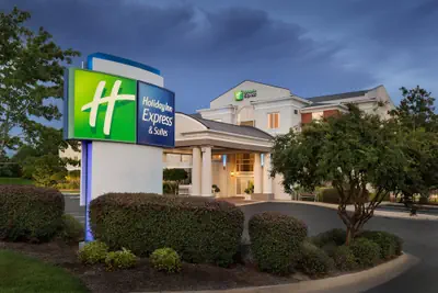Photo 2 - Holiday Inn Express Hotel & Suites Auburn - University Area by IHG