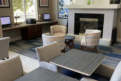 Photo 5 - Holiday Inn Express Hotel & Suites Auburn - University Area by IHG