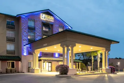 Photo 2 - Holiday Inn Express Bluffton at Hilton Head Area by IHG
