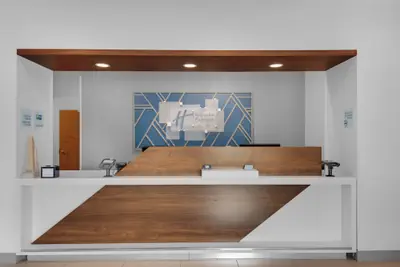 Photo 3 - Holiday Inn Express Destin E - Commons Mall area by IHG