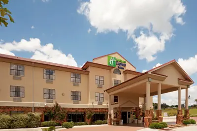 Photo 2 - Holiday Inn Express Hotel & Suites Kerrville by IHG