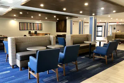 Photo 4 - Holiday Inn Express Hotel & Suites Great Barrington by IHG