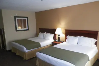 Photo 5 - Holiday Inn Express & Suites Forest by IHG