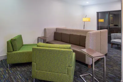 Photo 5 - Holiday Inn Express Hotel & Suites Tampa-Anderson Rd/Veteran by IHG