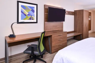 Photo 5 - Holiday Inn Express Hotel & Suites Tampa-Anderson Rd/Veteran by IHG