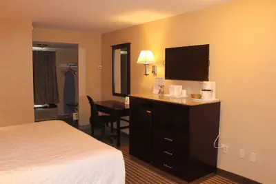 Photo 4 - Travelodge by Wyndham Bellmawr