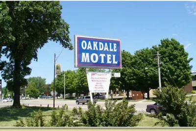 Photo 2 - Oakdale Motel