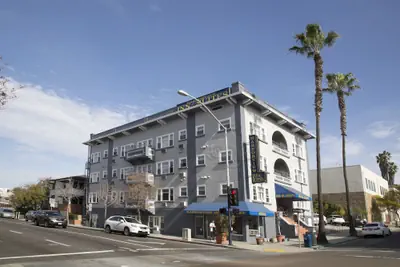 Photo 2 - Harborview Inn & Suites San Diego Harbor