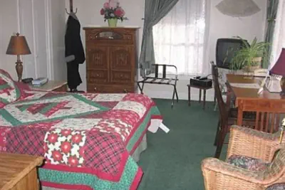 Photo 5 - Olde Judge Mansion