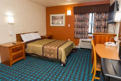 Photo 3 - Cambridge Inn