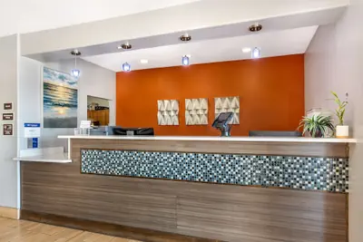 Photo 3 - Best Western Club House Inn & Suites