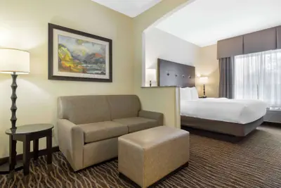 Photo 2 - Best Western Plus Ellensburg Hotel