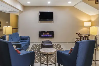 Photo 5 - Comfort Inn Edinburg South