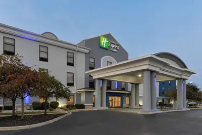 Photo 2 - Holiday Inn Express Hotel and Suites Marysville by IHG