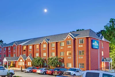 Photo 2 - Microtel Inn & Suites by Wyndham Stockbridge/Atlanta I-75