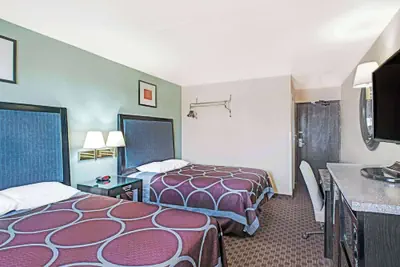 Photo 4 - Super 8 by Wyndham Sacramento/Florin Rd