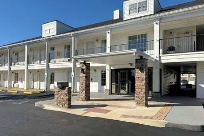 Photo 2 - Quality Inn Lagrange East I-85