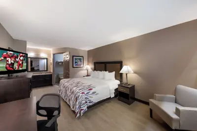 Photo 2 - Red Roof Inn Jasper