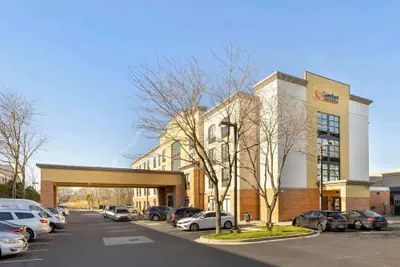 Photo 2 - Comfort Inn & Suites Arlington Heights - Schaumburg