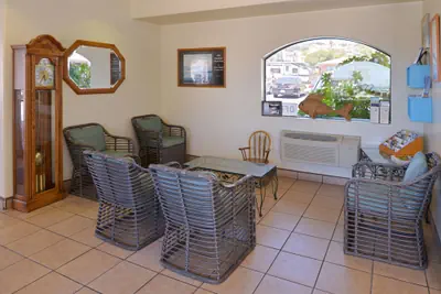 Photo 4 - Edgewater Inn And Suites