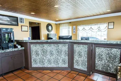 Photo 3 - Econo Lodge Cocoa Beach - near the Port