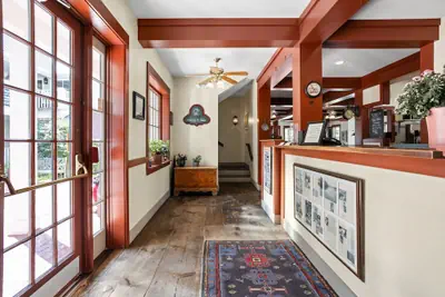 Photo 3 - Artists Colony Inn