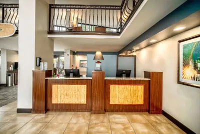 Photo 3 - La Quinta Inn & Suites by Wyndham Cocoa Beach Oceanfront