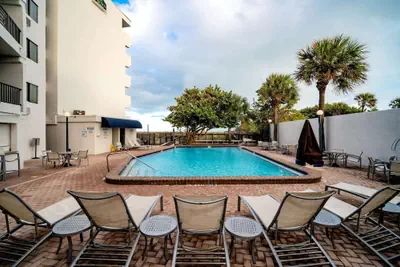 Photo 2 - La Quinta Inn & Suites by Wyndham Cocoa Beach Oceanfront