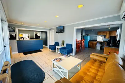 Photo 3 - Flagship Inn and Suites
