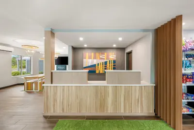 Photo 5 - Spark by Hilton Freeport