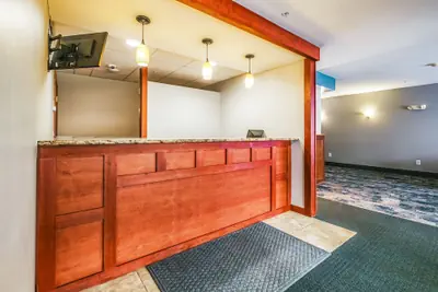 Photo 3 - Spark by Hilton Freeport