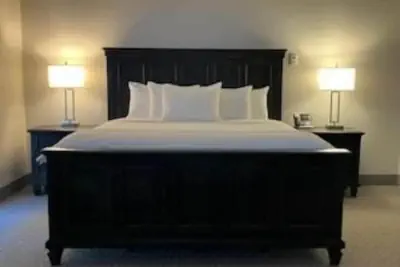Photo 2 - Lone Tree Golf Club And Hotel