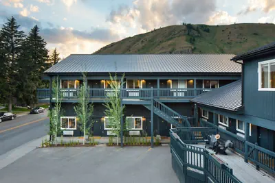 Photo 2 - Anvil Hotel