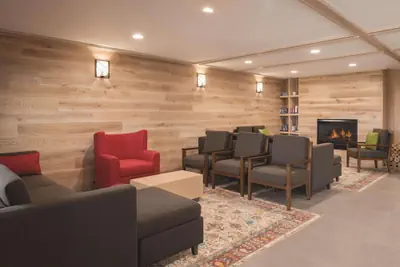 Photo 4 - Country Inn & Suites by Radisson, Pella, IA
