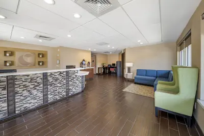 Photo 4 - The Atrium Hotel