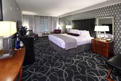 Photo 2 - Park Manor Hotel