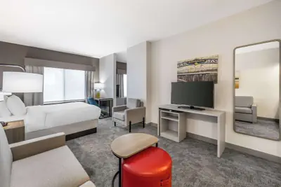 Photo 5 - Comfort Suites Redmond Airport