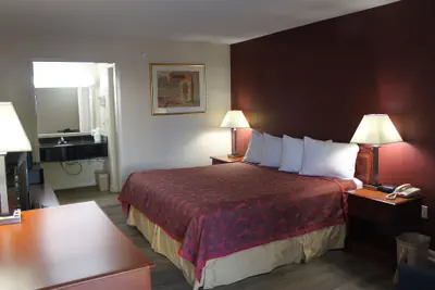 Photo 5 - Travel Inn - Buford/Mall of Georgia