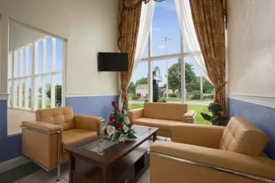 Photo 4 - Days Inn by Wyndham West Yarmouth/Hyannis Cape Cod Area