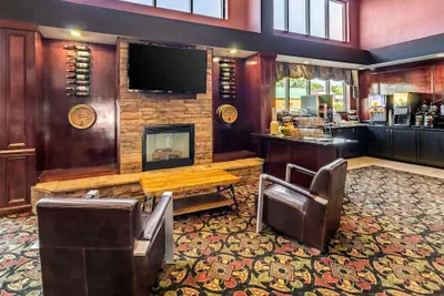 Photo 2 - Quality Inn & Suites Abingdon