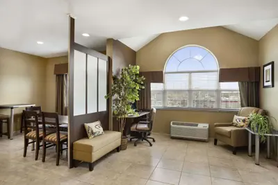Photo 3 - Microtel Inn & Suites by Wyndham Cambridge