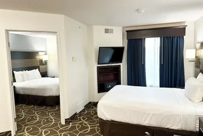 Photo 5 - MainStay Suites Madison Airport